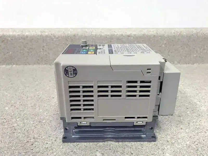 Omron 3G3MV-C4004 Inverter