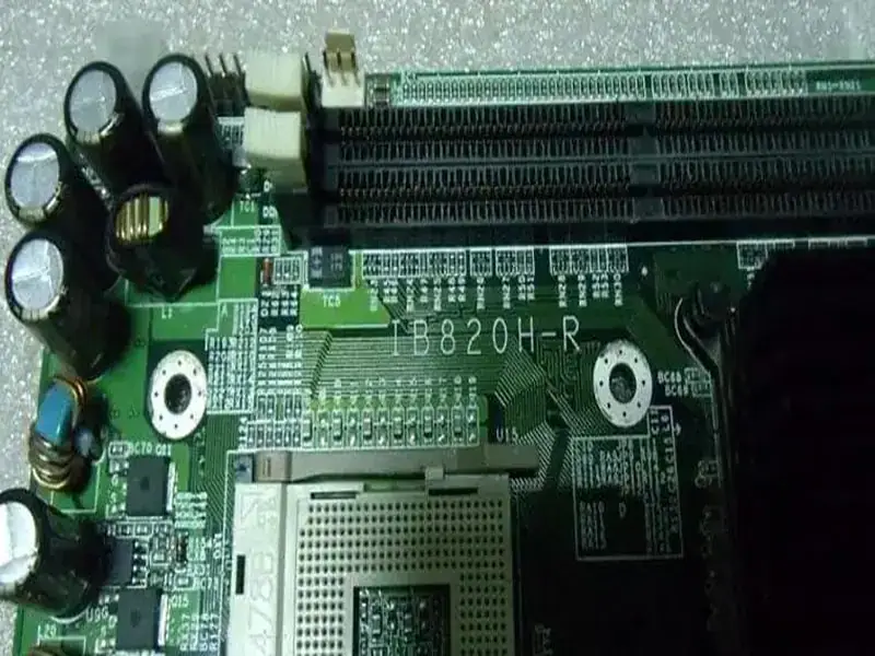 ibase IB820H-R Hauptplatine