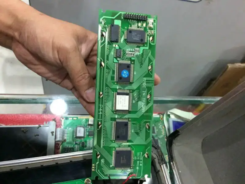 24064-2 SNCW LCD board
