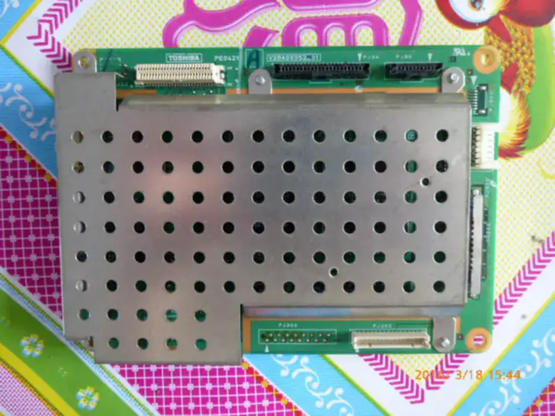 Toshiba 52C3000C PE0421A V28A00052201 LTA520HB01 Board