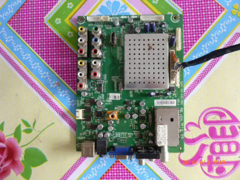 Hisense TLM42E01150887 RSAG7.820.4182/ROH V420H2-L06 Board