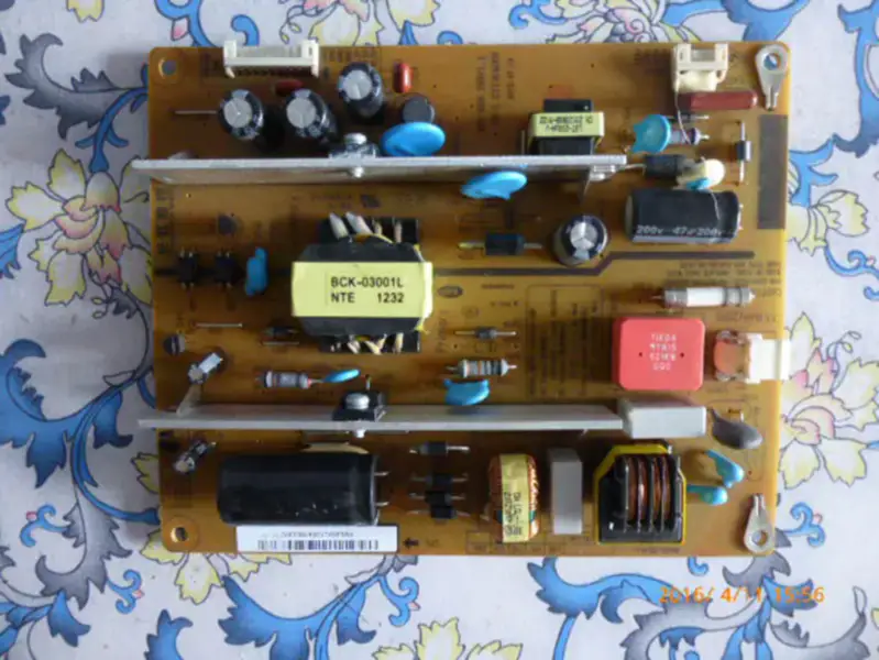 Changhong LE32B1000C HSS35D-1MF XR7.820.193 V1.1 Power Supply Board