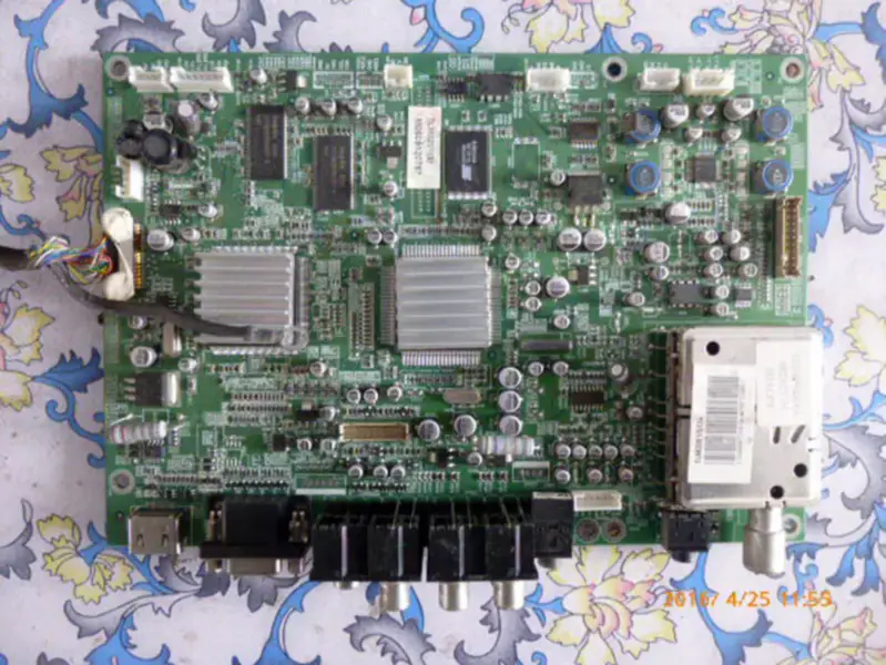 Hisense TLM3201(3) RSAG7.820.712 QD32HL03 Board