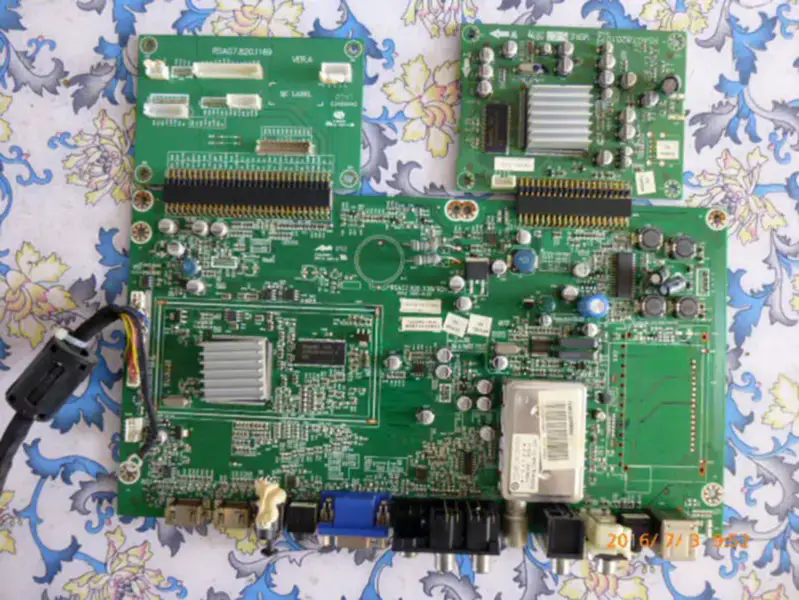 Hisense TLM4236P RSAG7.820.1138 CHIMEI V420H1-L11 Board