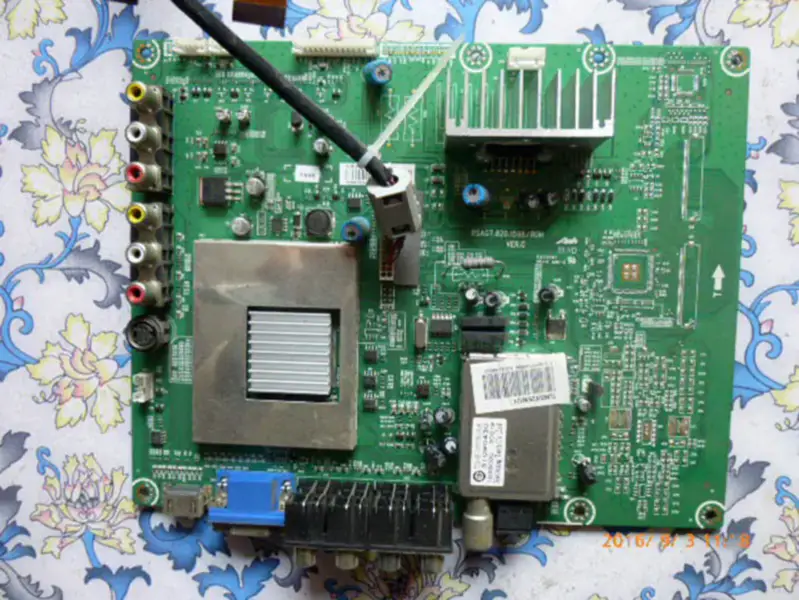 Hisense TLM32E29(25)122584 RSAG7.820.1598 HS32LN1-IPS Board