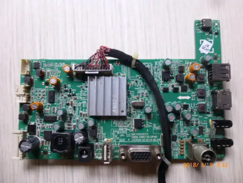 Skyworth 24E510E 5800-A8R730-0P40 V236BJ1-LE2 Platine