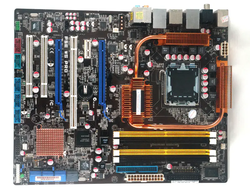 Asus P5E WS PRO LGA 775 Server-Hauptplatine