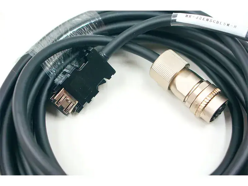 Mitsubishi MR-J3ENSCBL5M-H Encoder Cable