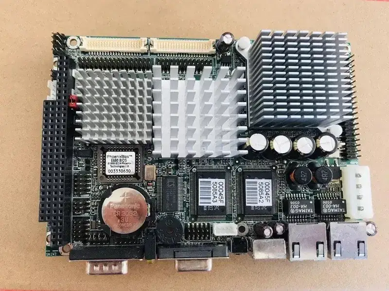 Avalue ECM-3610 Hauptplatine