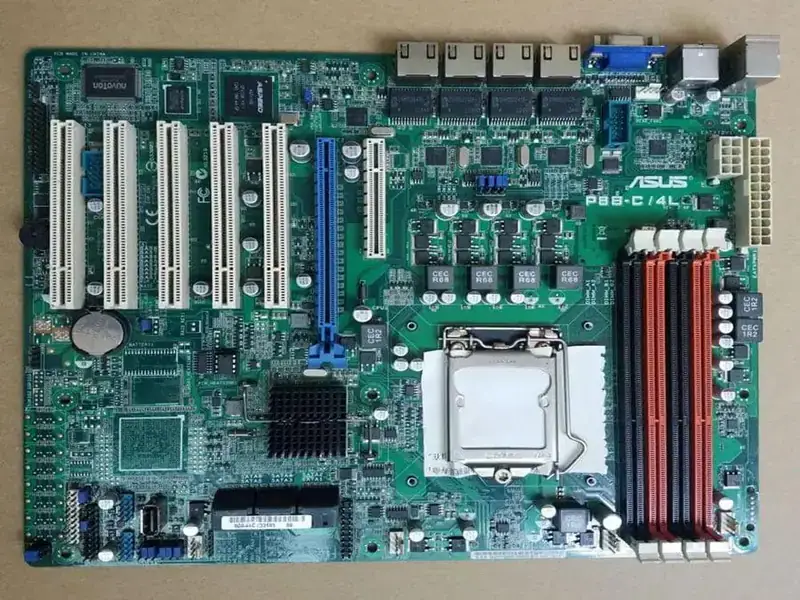 Asus P8B-C/4L Hauptplatine