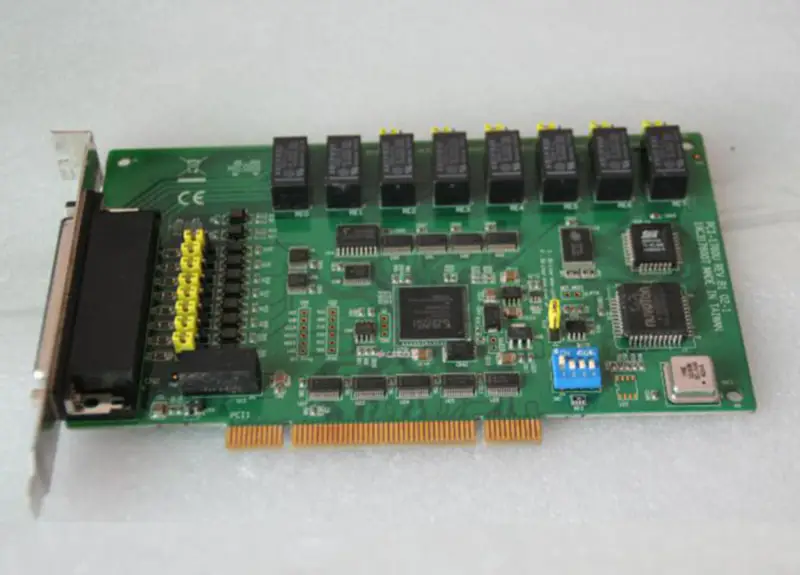 Advantech PCI-1760U REV.B1 A1 A2 8-ch 繼電器和隔離式數位輸入通用PCI卡