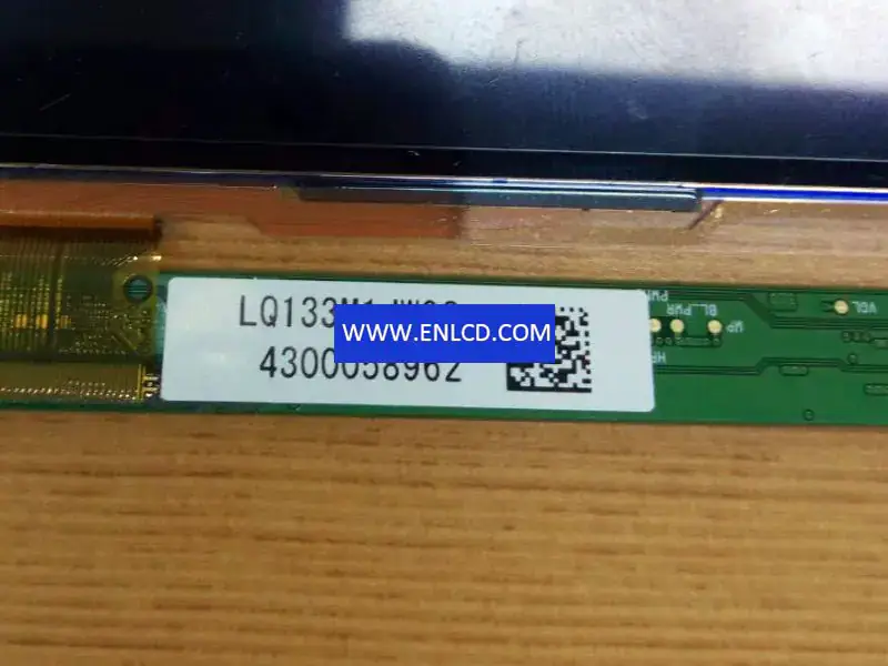 SHARP LQ133M1JW08 LCD面板