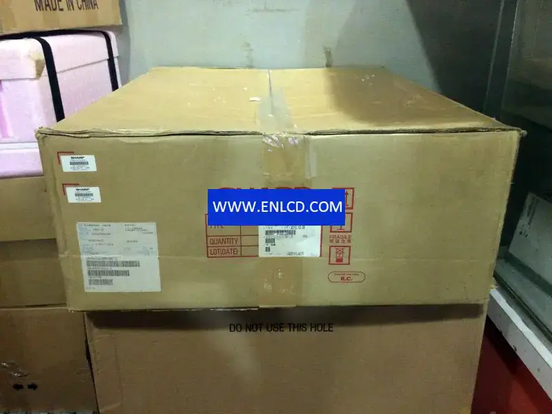 SHARP LQ231U1LW21 LCD panel
